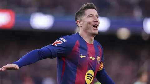 73岁拉涅利再创佳绩，三旬之龄领罗马欧联16强晋级，意甲9轮全胜领跑